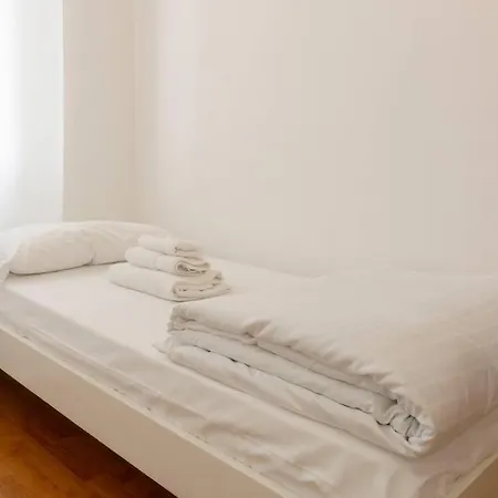 Confortevole A - Wi-fi E Parcheggio Inclusi Lejlighed Vimercate